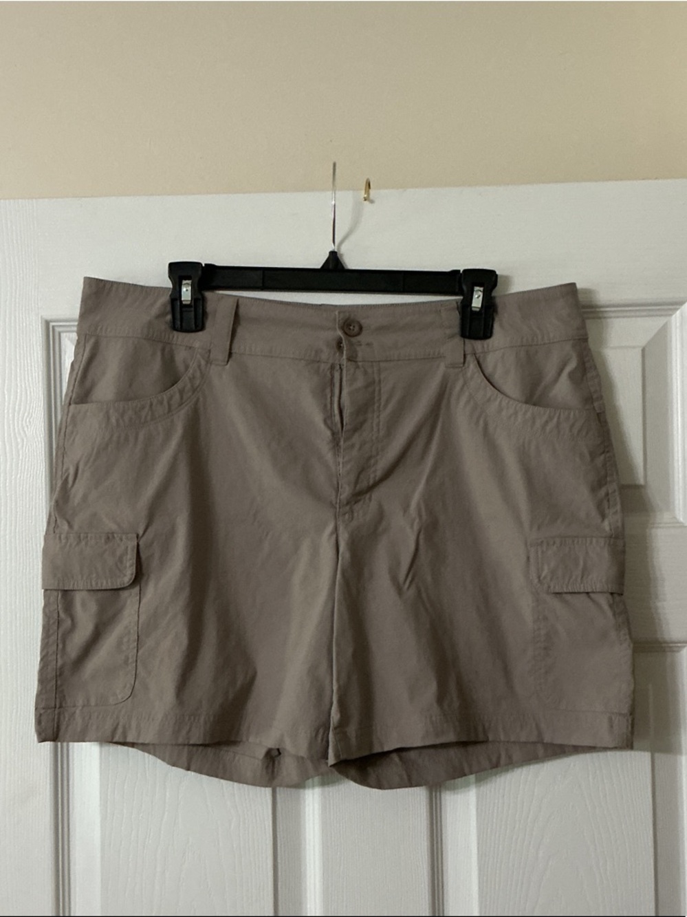 Eddie Bauer Women's Cargo Shorts in Taupe